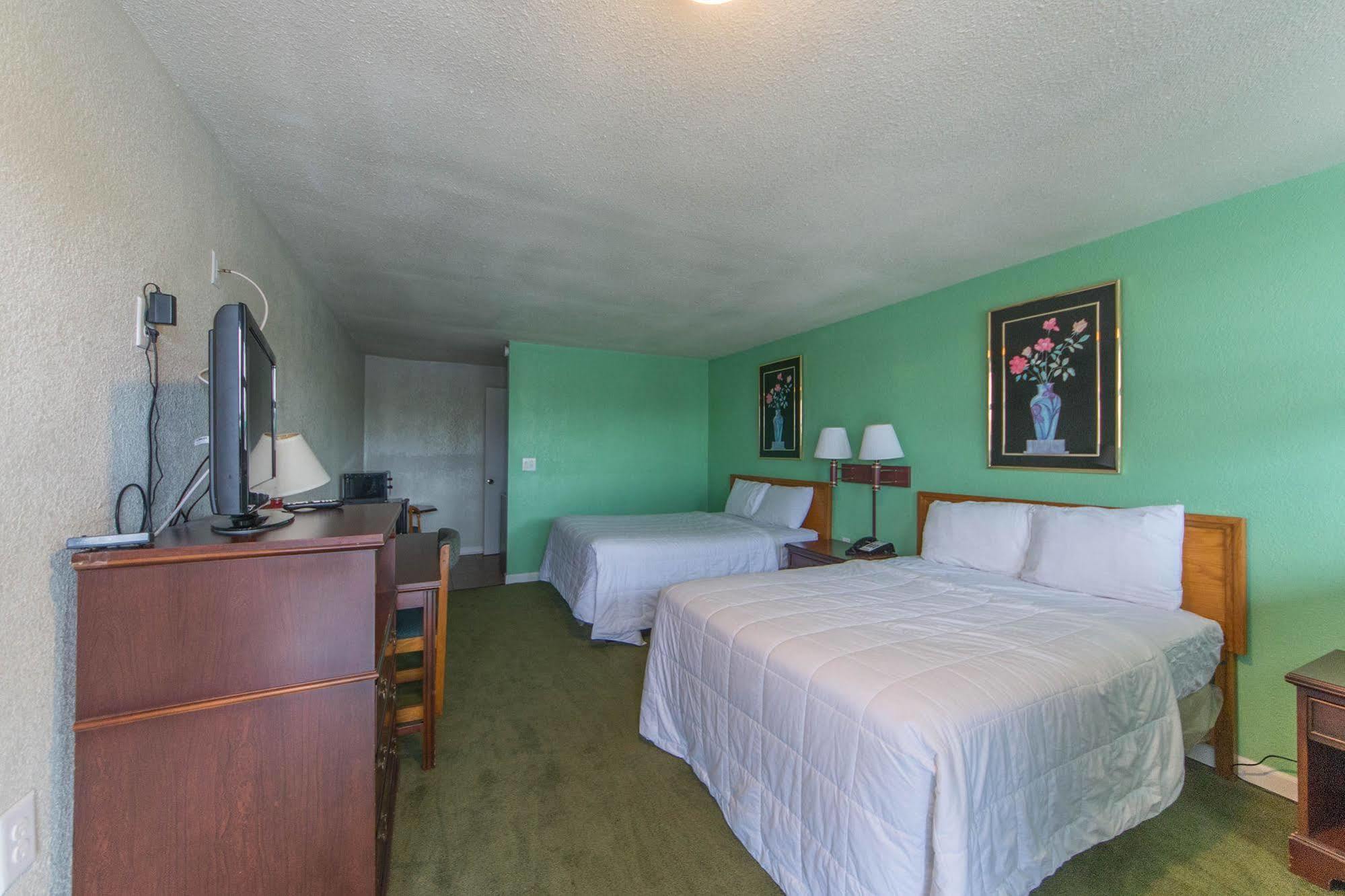 Budget Inn Кристиансбърг Екстериор снимка