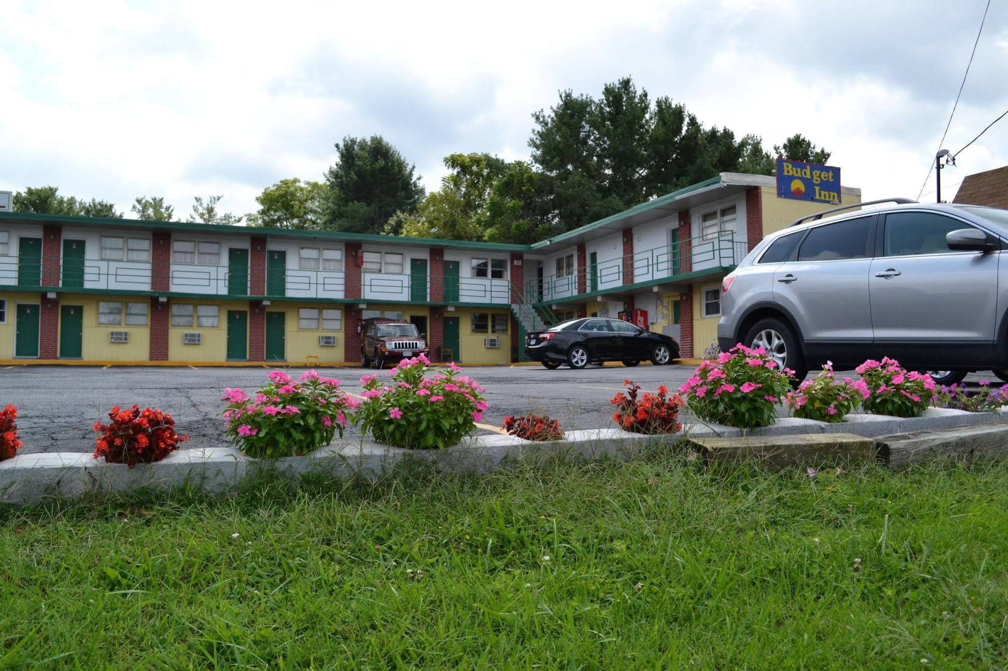 Budget Inn Кристиансбърг Екстериор снимка